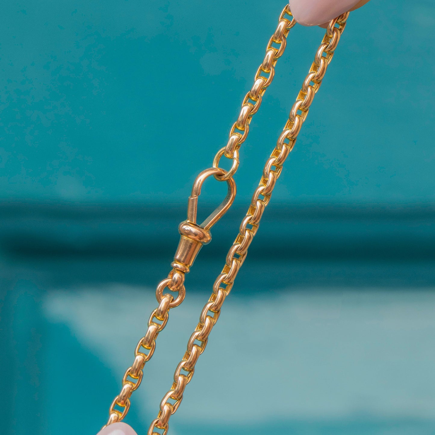 18 9ct Gold Belcher Chain with Antique Dog-Clip