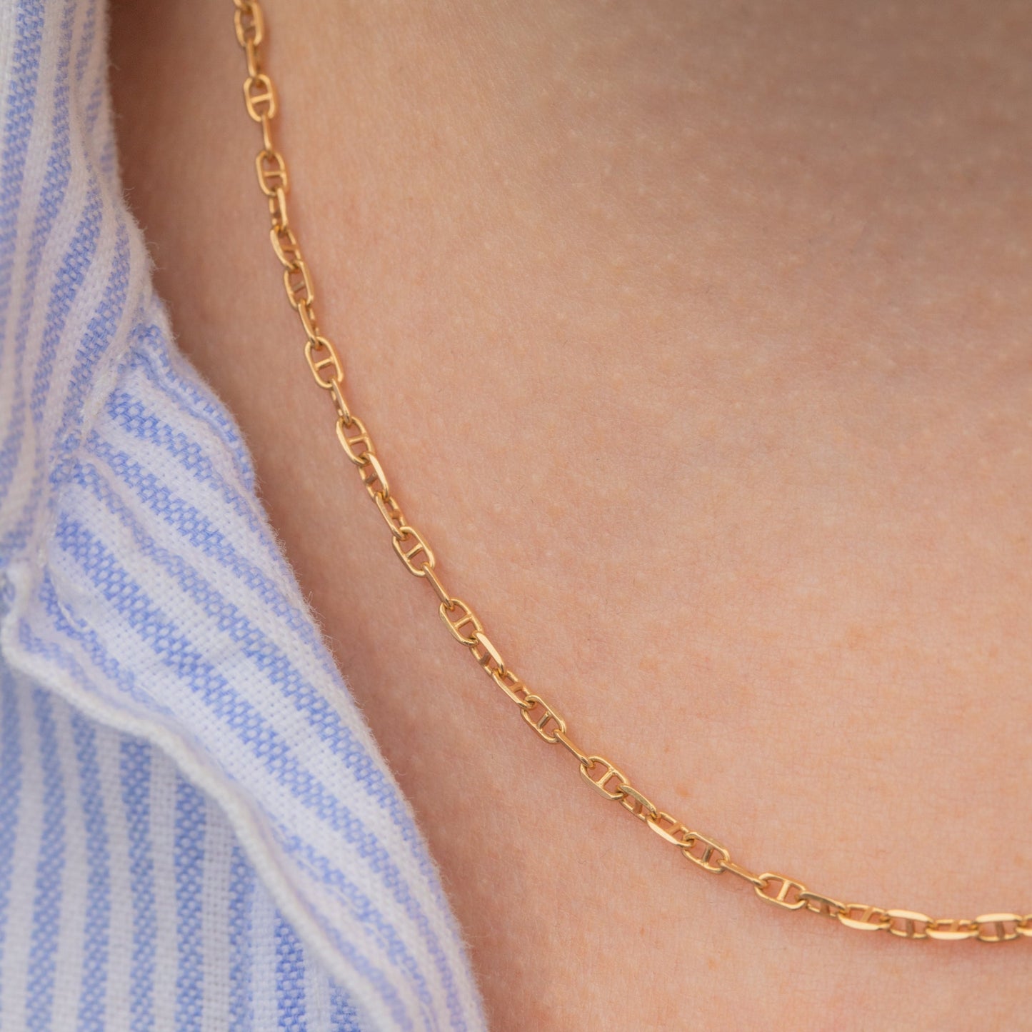 16 18ct Gold Mini Mariner Link Chain