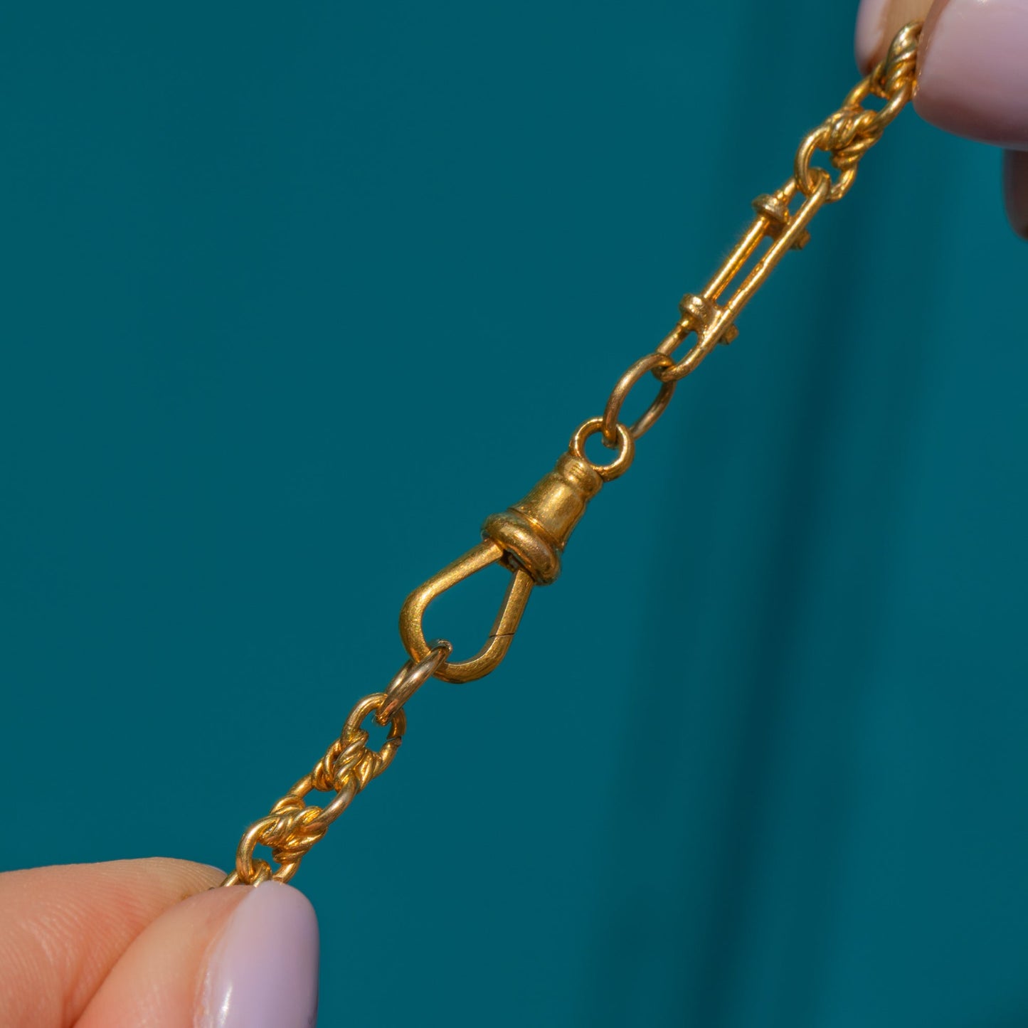 17 Antique 18ct Gold Lover's Knot Chain with Dog-Clip, 22.3g