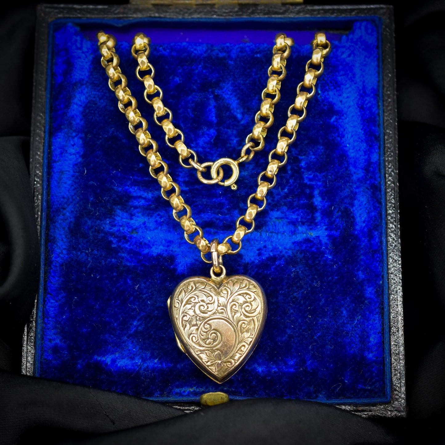 Antique Heart Locket Pendant Necklace 18.5