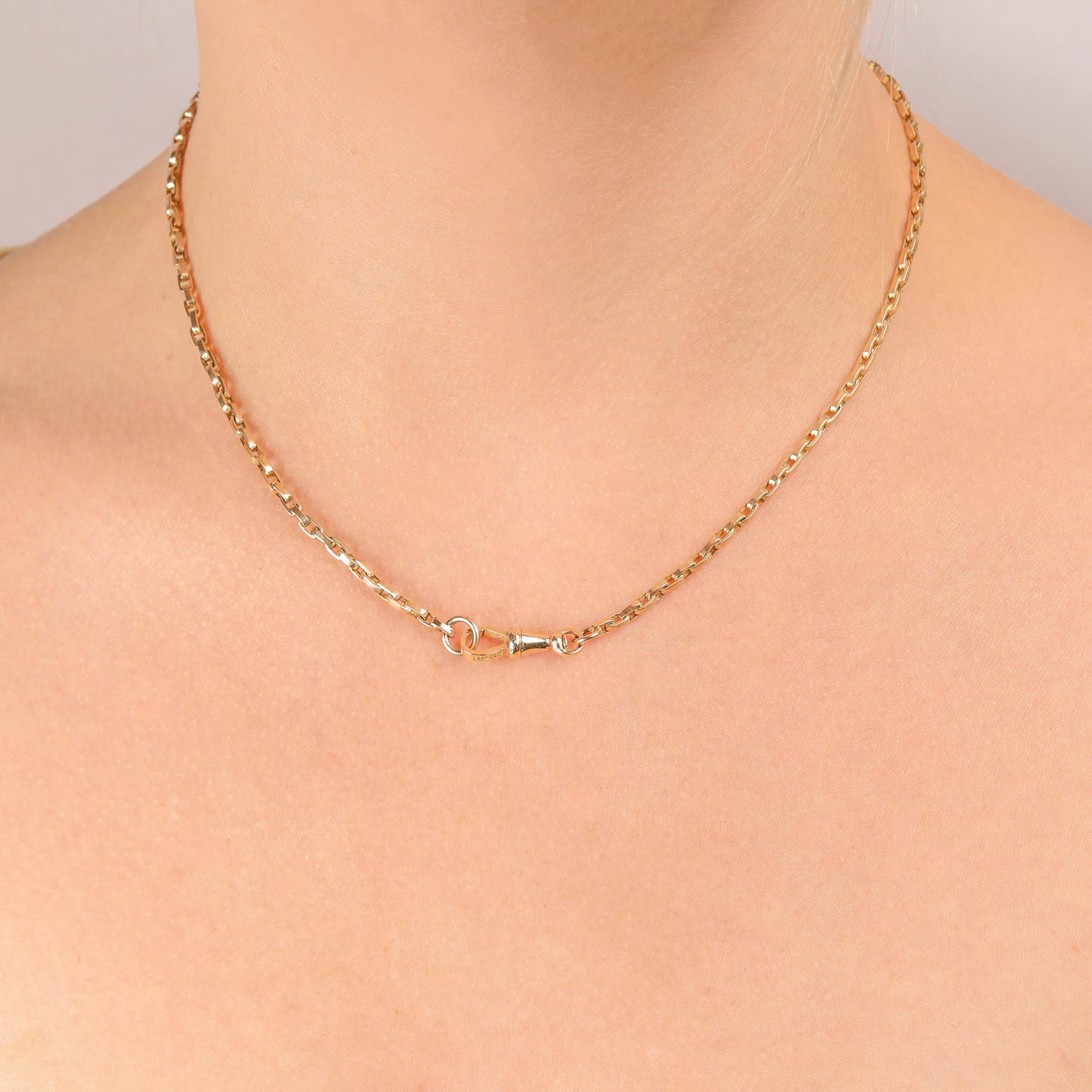 16 Antique 9ct Gold Belcher Chain, with Dog-Clip (7.8g)