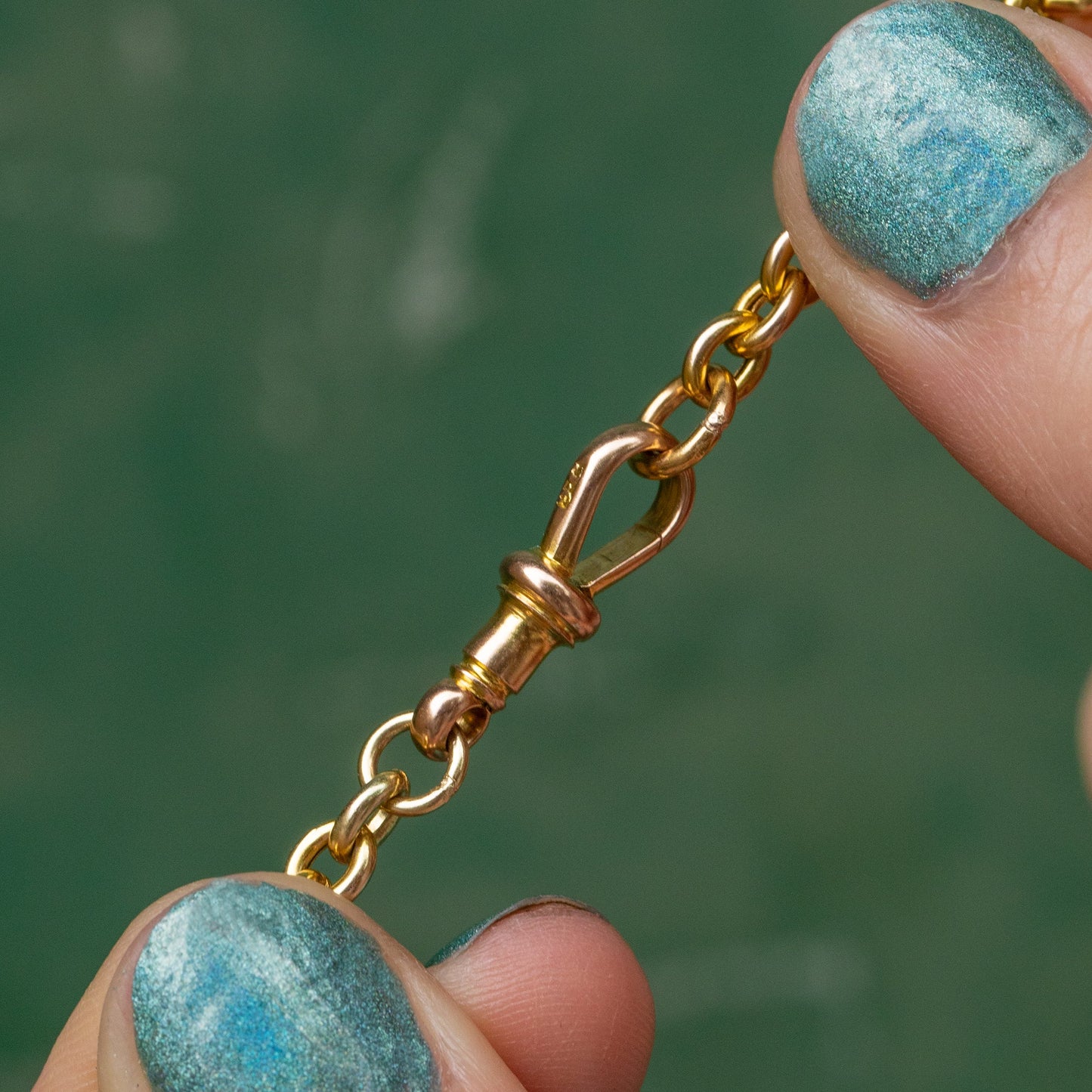18 Antique 9ct Gold Belcher Chain, with Dog-Clip