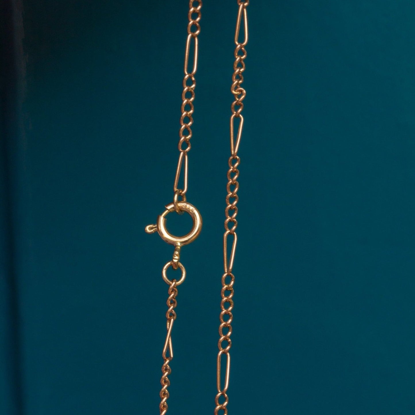 16 Antique 9ct Gold Figaro Chain (3.5g)